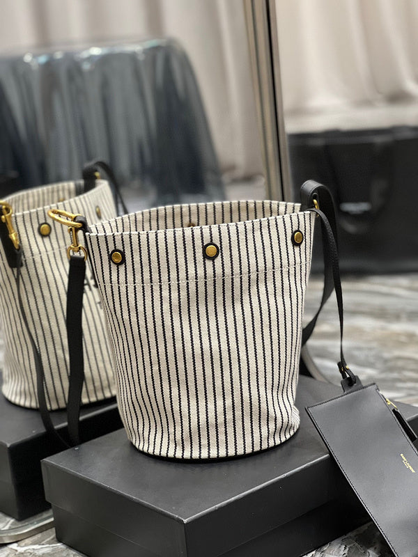 Amelia - YSL Bag - 4223