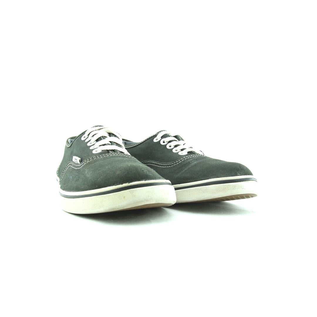 VANS AUTHENTIC