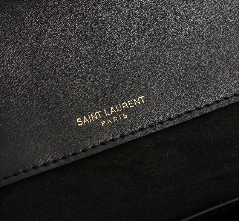 Amelia - YSL Bag - 2910