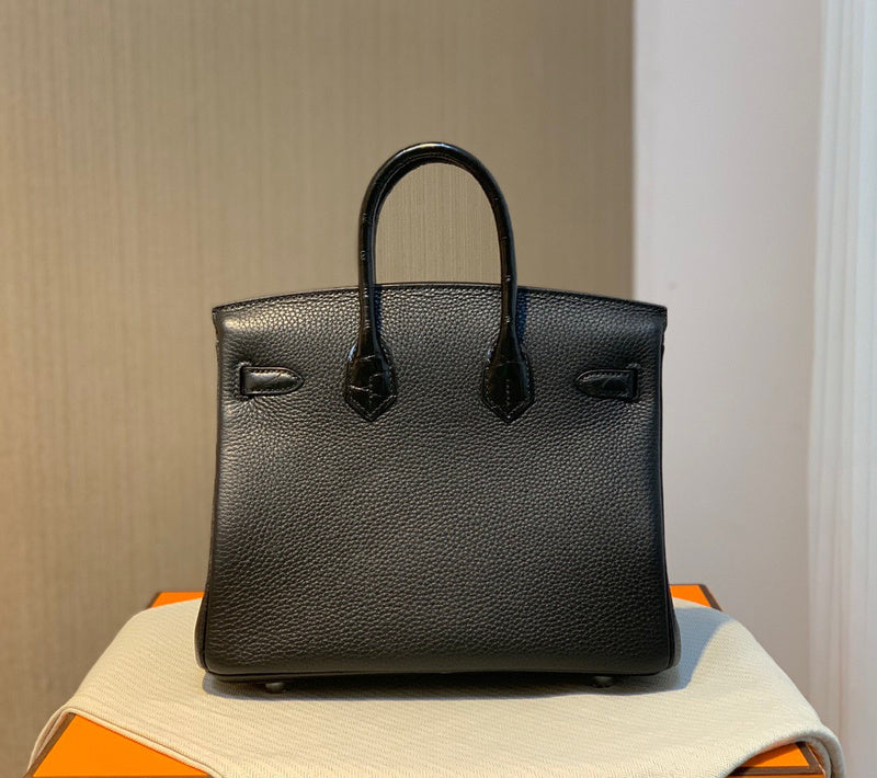 Amelia - HMS Bags - 1705
