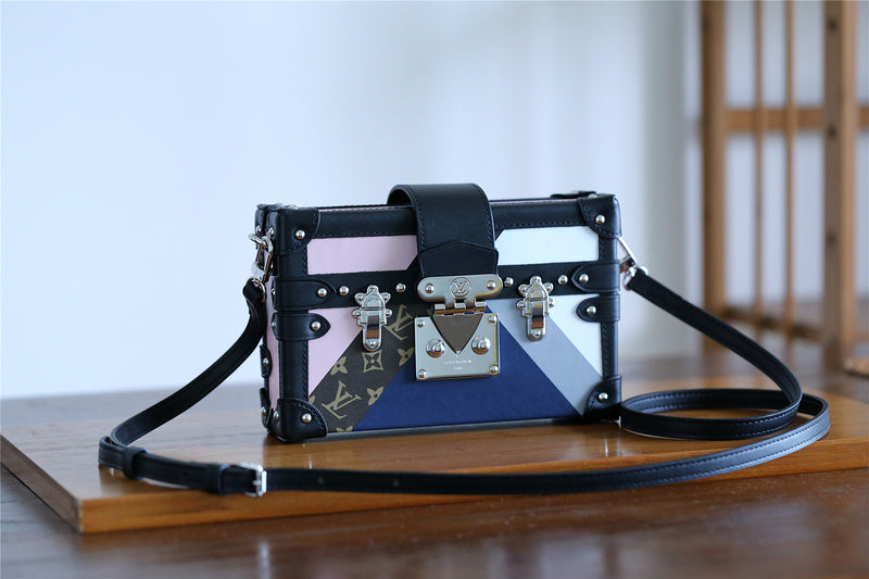 Fan Fashion Lu-Vi bags - 8224