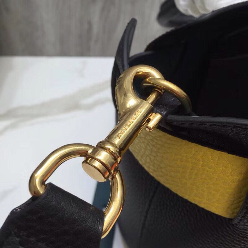 Burberry Bags - Bagsattire   451