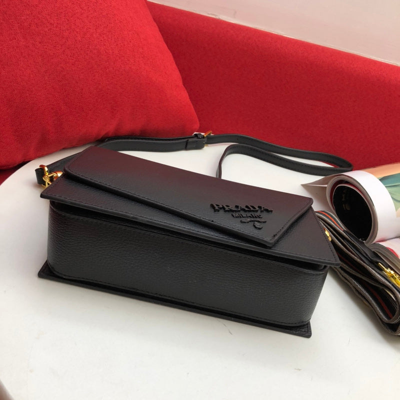 Barnes-Bags - Prada Bags - 851