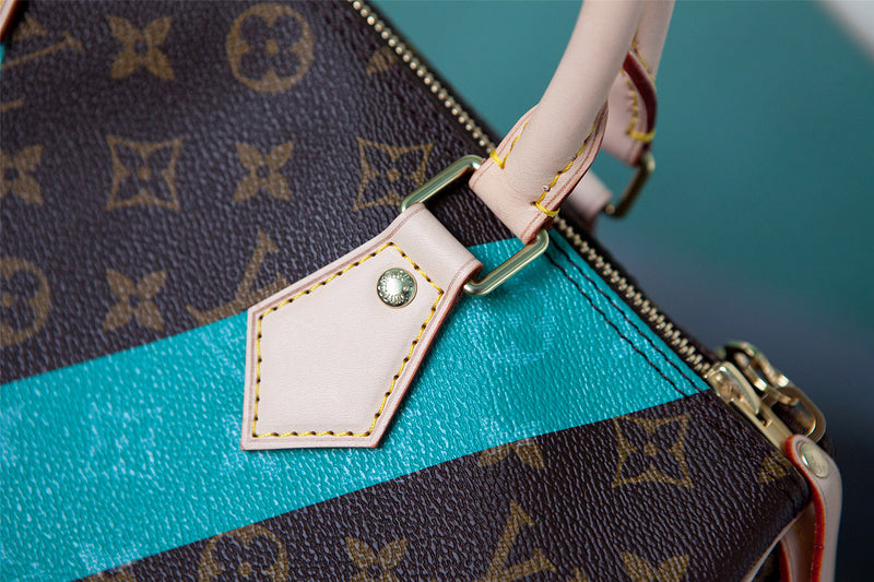 Fan Fashion Lu-Vi bags - 8184
