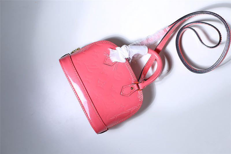 Fan Fashion Lu-Vi bags - 8302