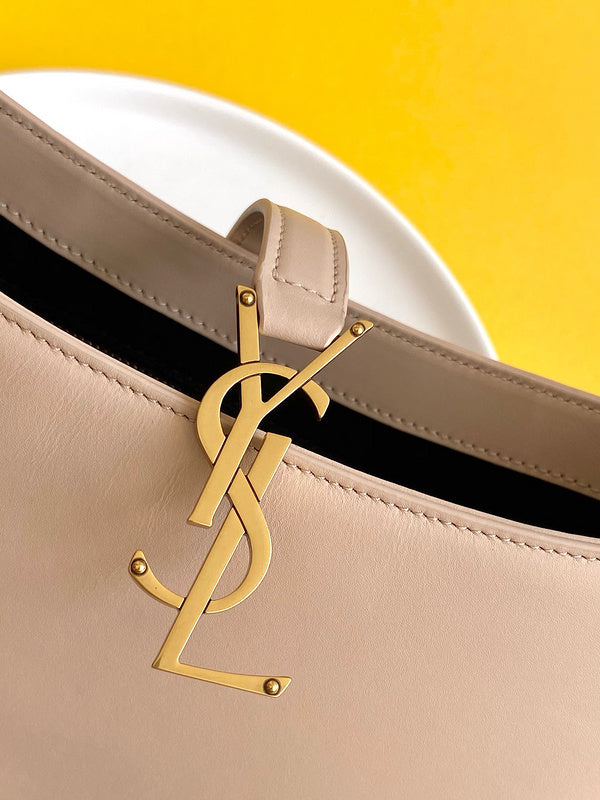 Amelia - YSL Bag - 4125