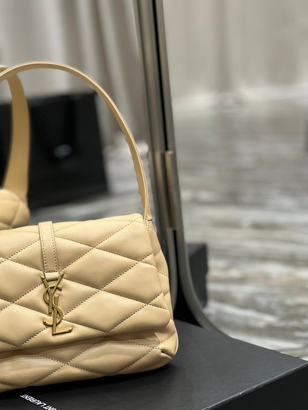Amelia - YSL Bag - 2474