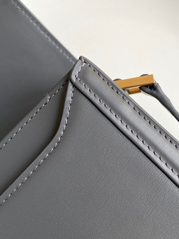 Amelia - YSL Bag - 4110