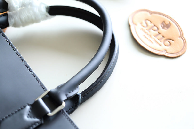 Fan Fashion Lu-Vi bags - 9884