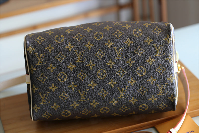 Fan Fashion Lu-Vi bags - 8169