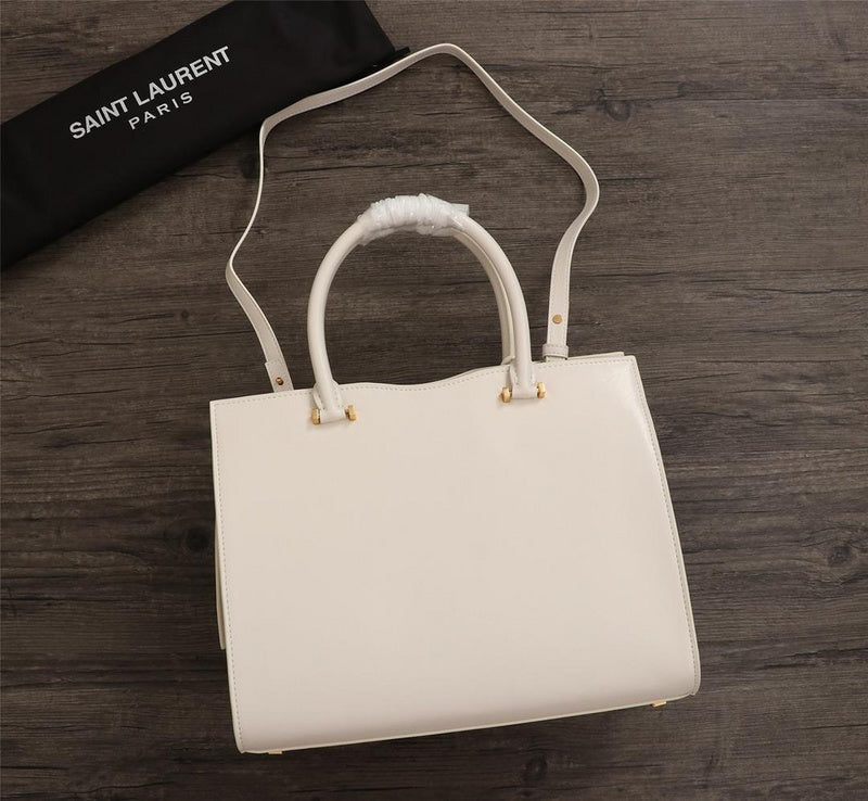 Amelia - YSL Bag - 2937