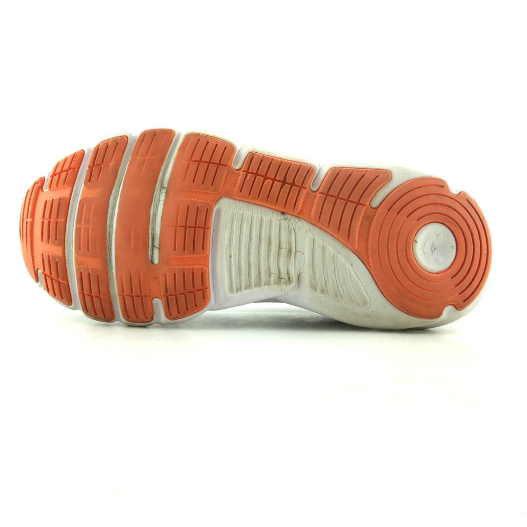 UNDER ARMOUR ASSERT 9