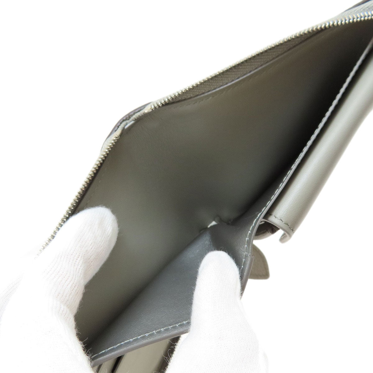 Louis Vuitton Zippy Compact Wallet Bifold Mahina Leather