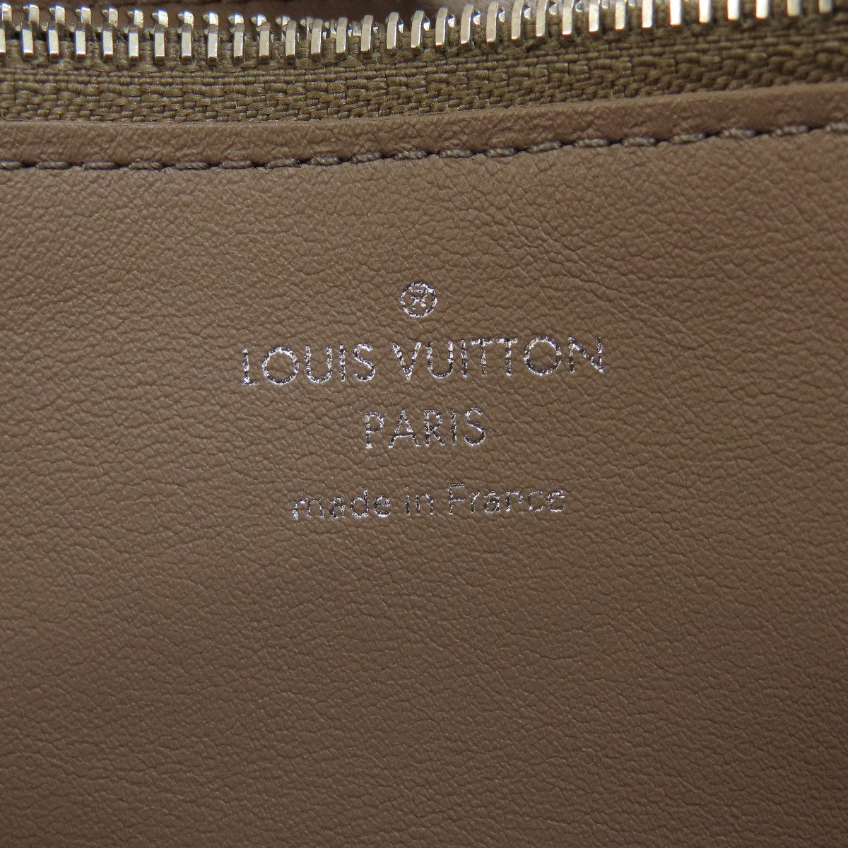 Louis Vuitton Portefeuille Comet Long Wallet Coin Purse Taurillon