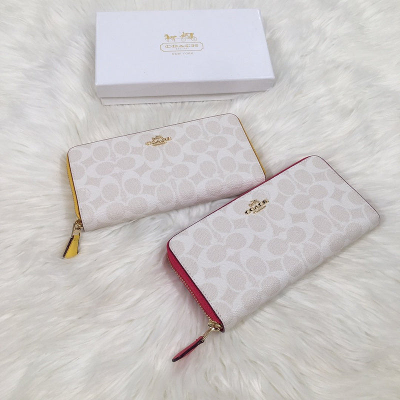 Amelia - CAH Wallet - 150