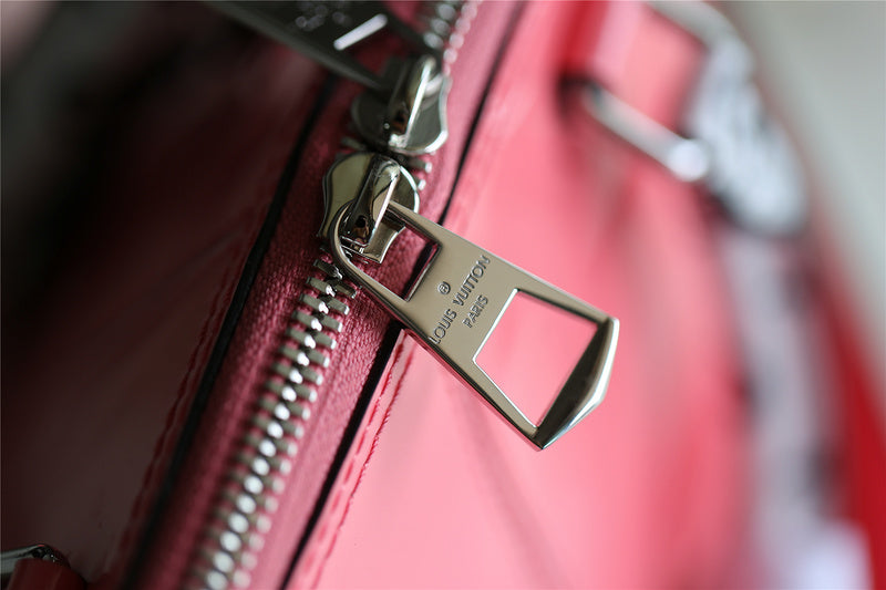 Fan Fashion Lu-Vi bags - 8277
