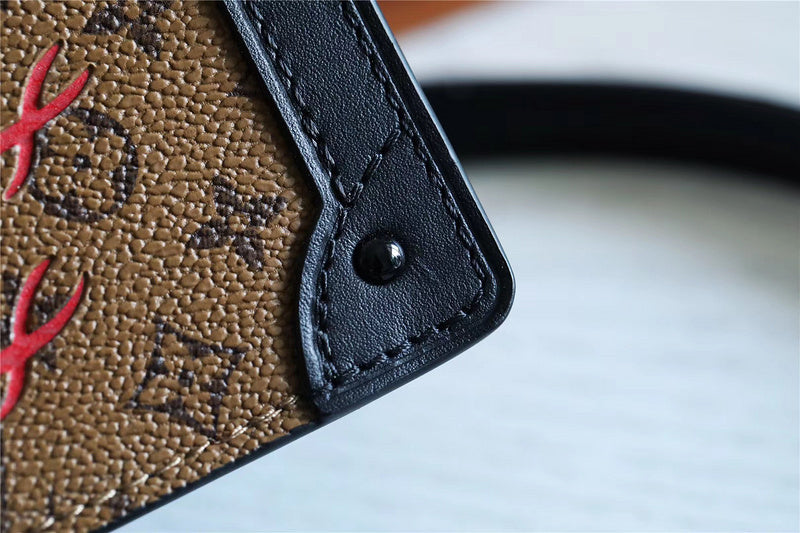 Fan Fashion Lu-Vi bags - 8200