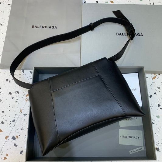 BLN-Ciaga Downtown Medium Shoulder Bag In Black, For Women,  Bags 12.6in/32Amelia67135429S171000