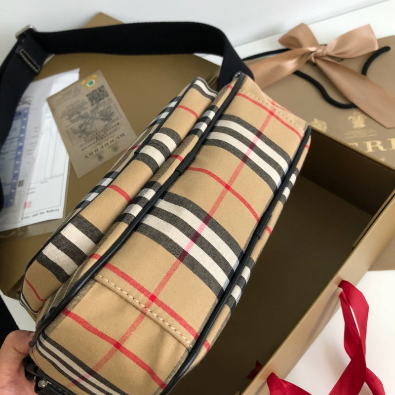Burberry Bags - Bagsattire   450
