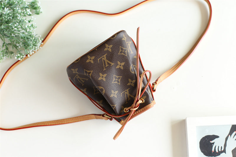 Fan Fashion Lu-Vi bags - 9390