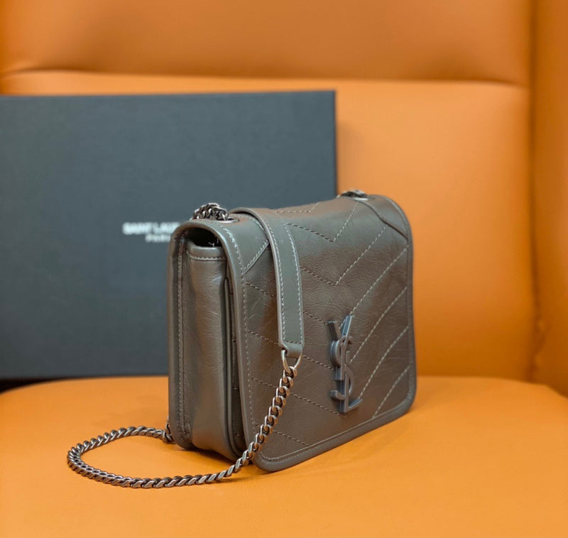 Amelia - YSL Bag - 2084