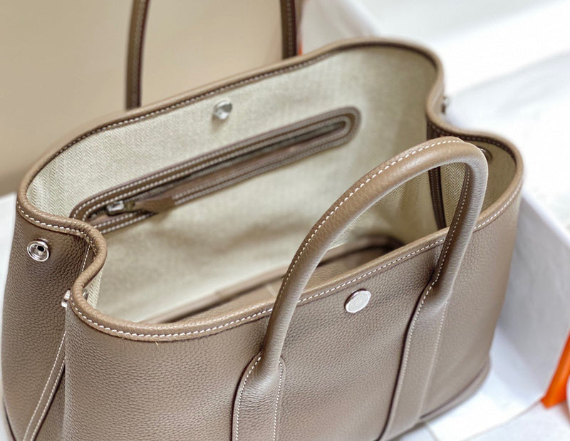 Amelia - HMS Bags - 1751