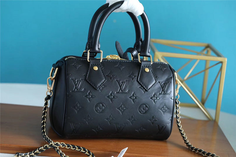 Fan Fashion Lu-Vi bags - 8155