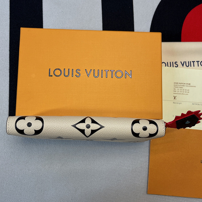 Fan Fashion Lu-Vi bags - 8965