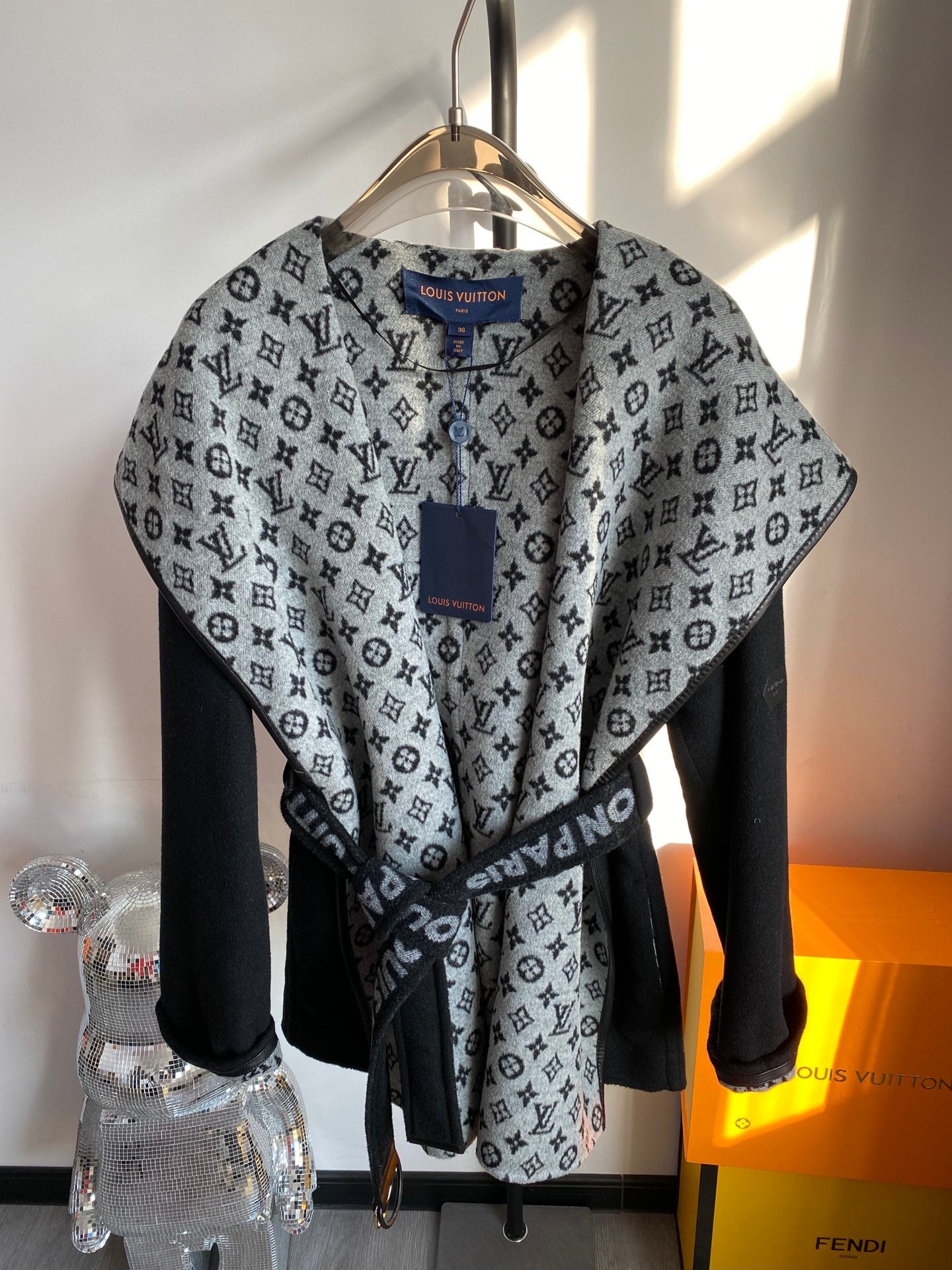 Luxury Louis Vuitton  Wrap Coat 044
