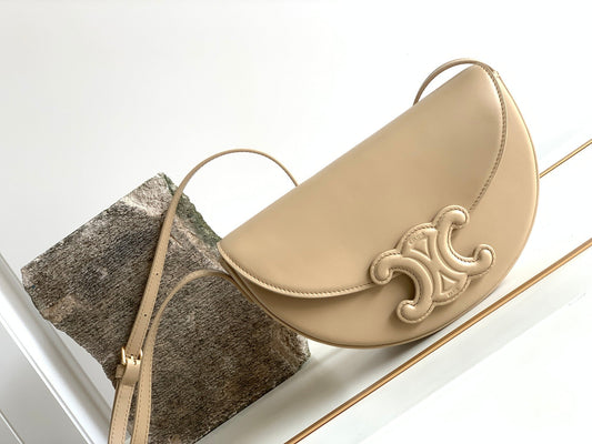 CE Besace Cuir Triomphe Bag Nude For Women 9in/23Amelia111233DU3.03ND