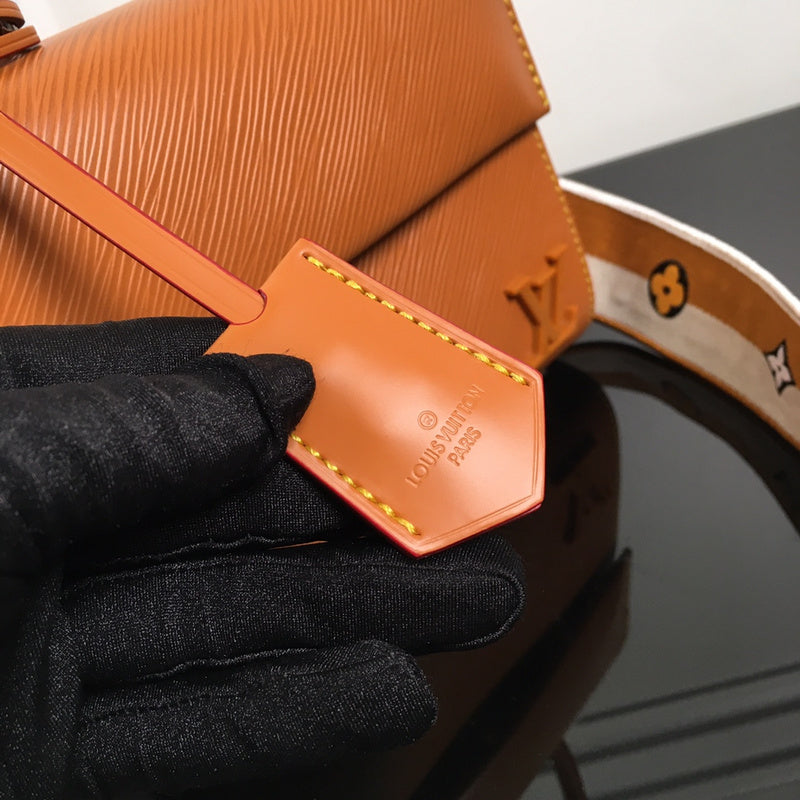 Fan Fashion Lu-Vi bags - 17099