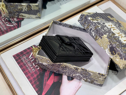 Amelia - DOR Wallets - 080