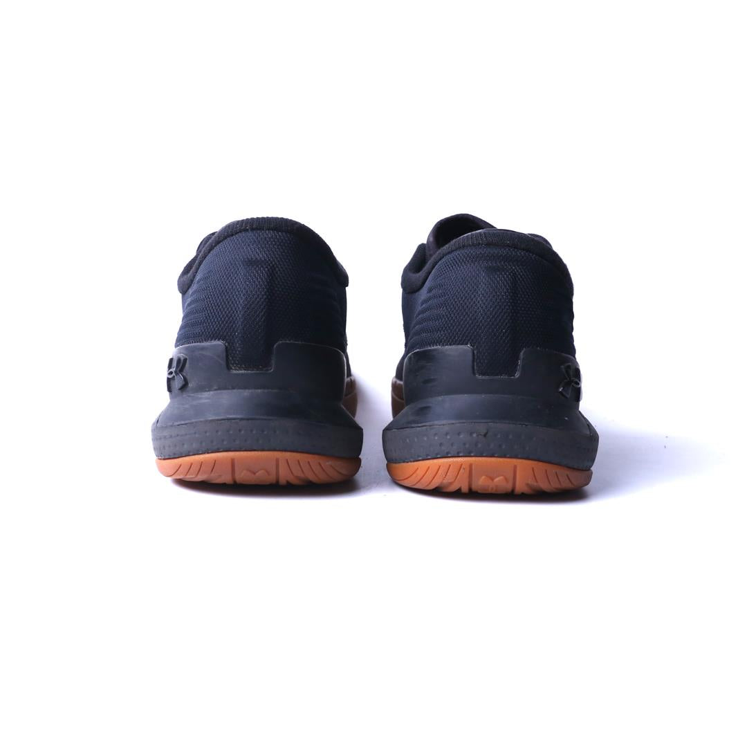 UNDER ARMOUR TRIBASE REIGN