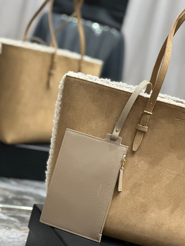 Amelia - YSL Bag - 3944