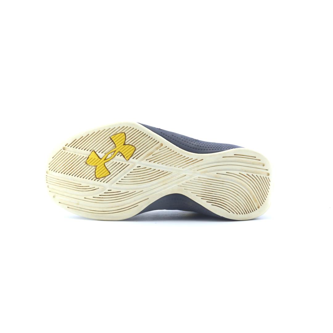 UNDER ARMOUR JET MID