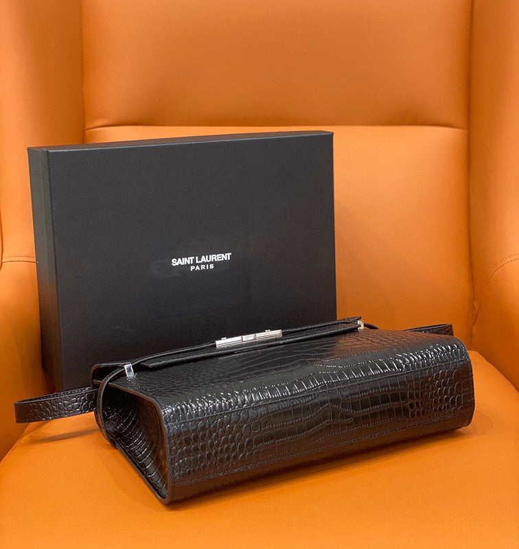 Amelia - YSL Bag - 2080