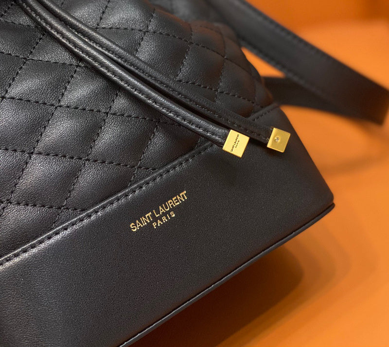Amelia - YSL Bag - 2055