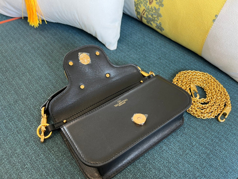 VAL LUXURY BAGS - FOR FASHION LOVERS  AFFORDABLE LUXURY BAGS- 1562