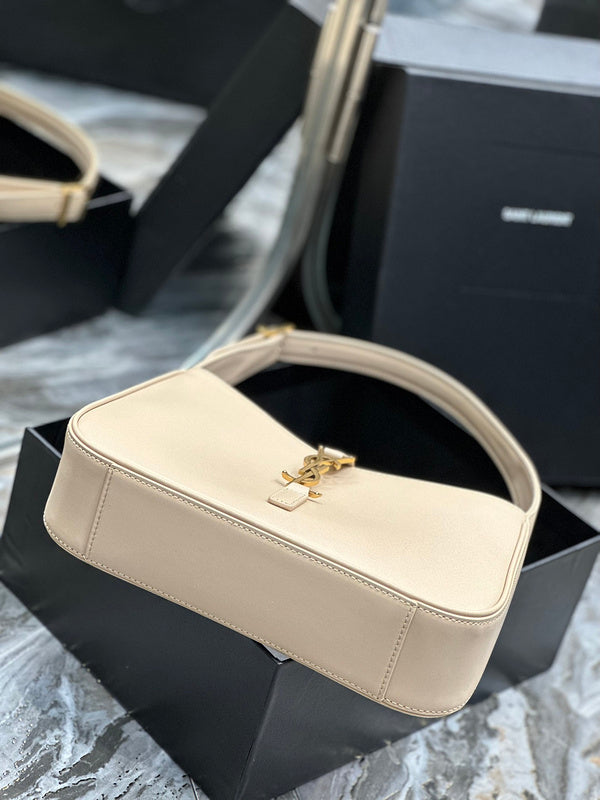 Amelia - YSL Bag - 2496