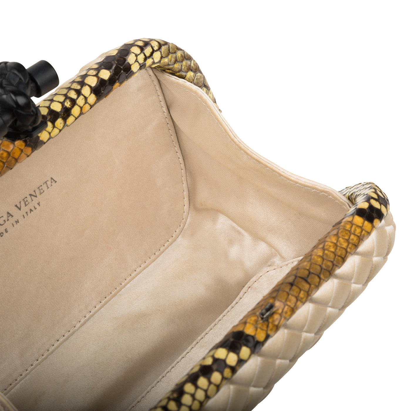 Knot Clutch