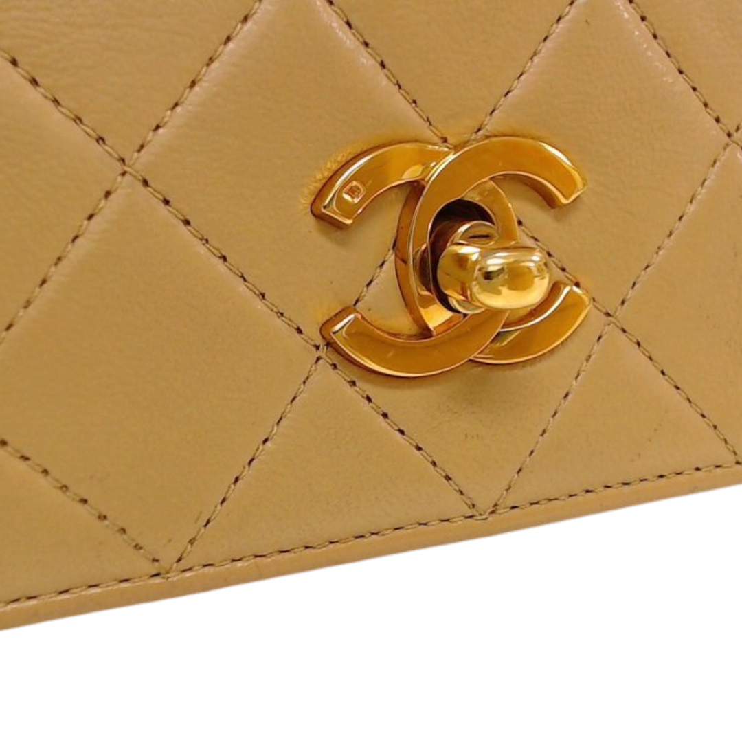 Chanel Beige Full Flap m/ GHW