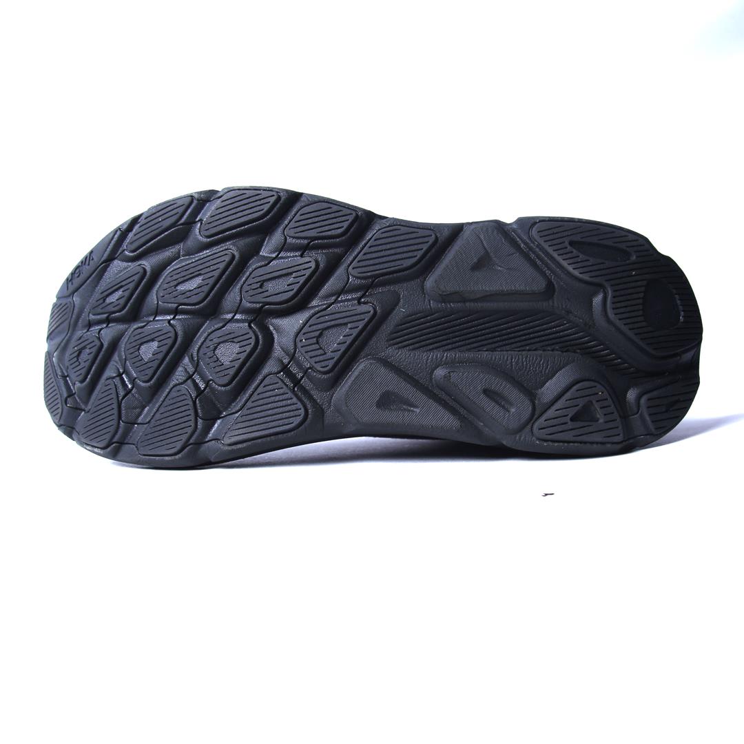 HOKA ONE ONE CLIFTON 9