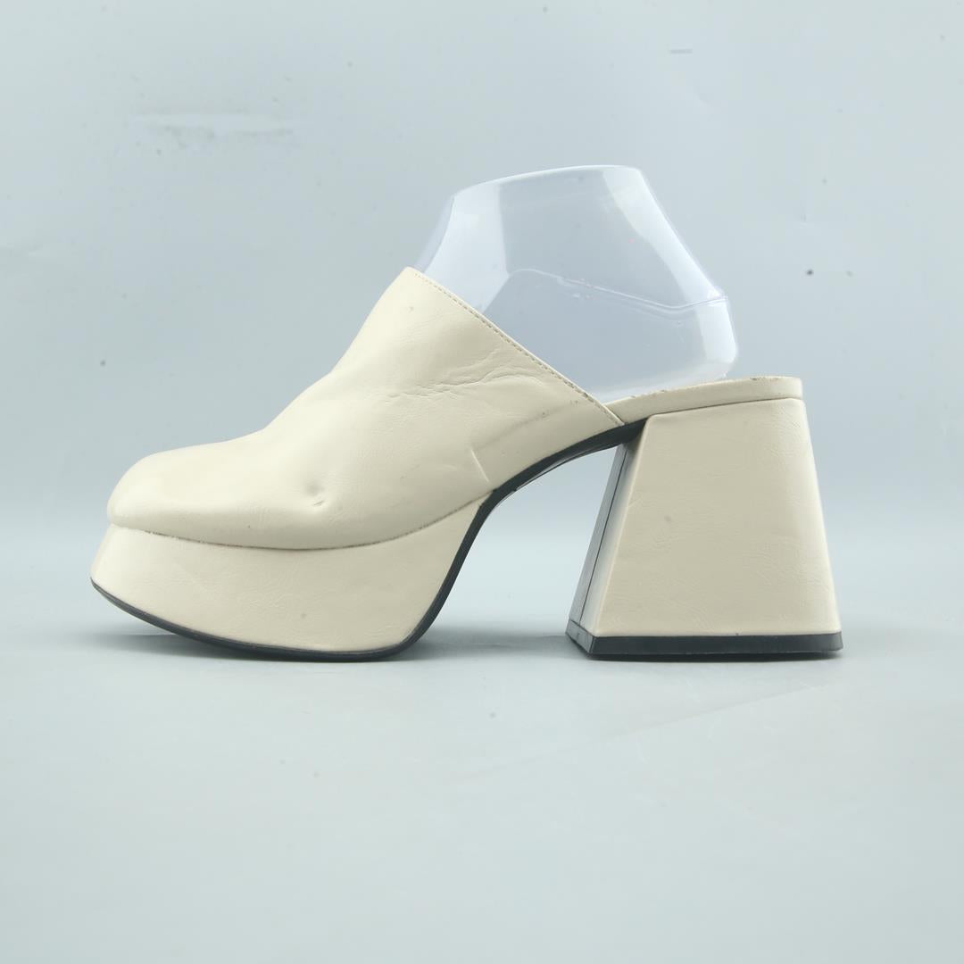 ZARA. .