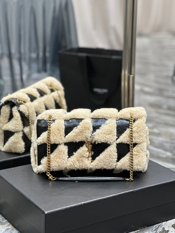 Amelia - YSL Bag - 3926