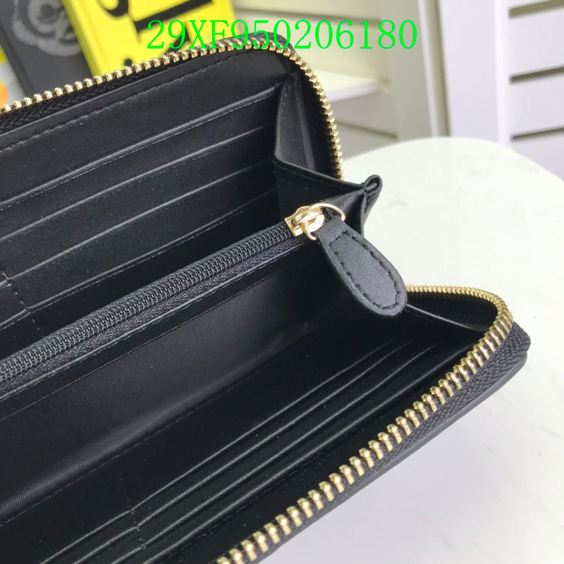 Amelia - CAH Wallet - 012