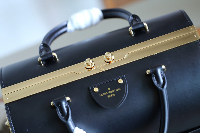 Fan Fashion Lu-Vi bags - 8180