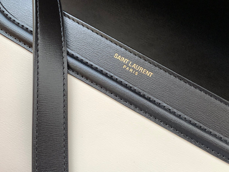 Amelia - YSL Bag - 4110