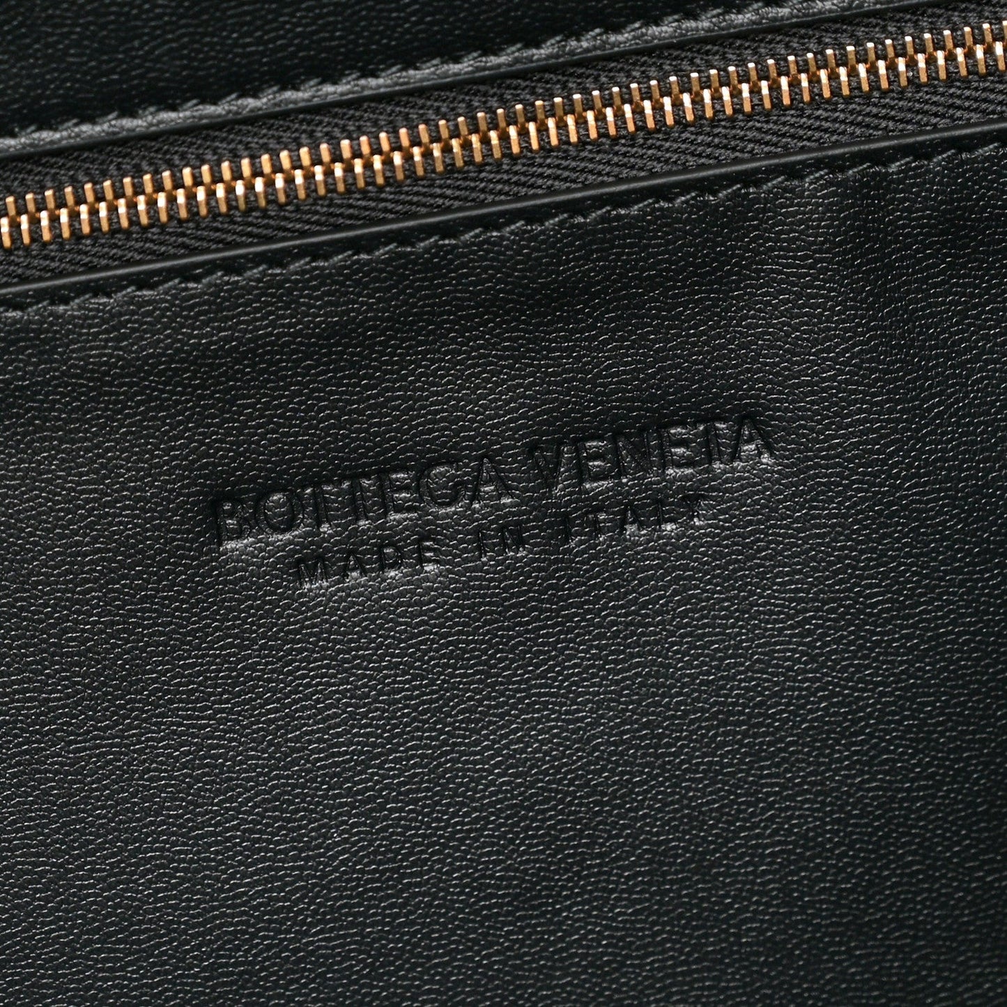 Bottega Veneta Silky Calfskin Large Hop Black