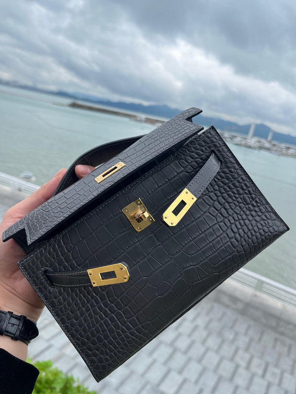 Amelia - HMS Bags - 1637