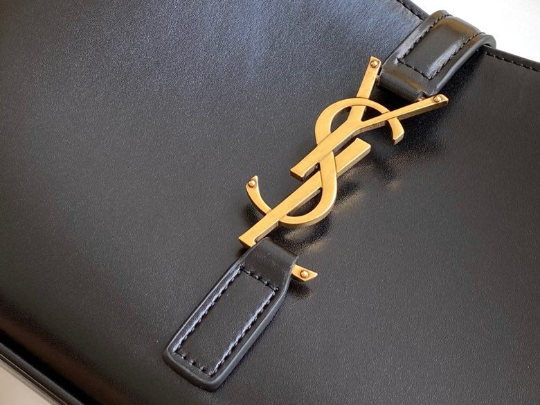 Amelia - YSL Bag - 3600